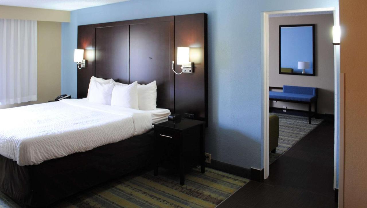 Clarion Hotel Conference Center - North Lexington Exteriör bild