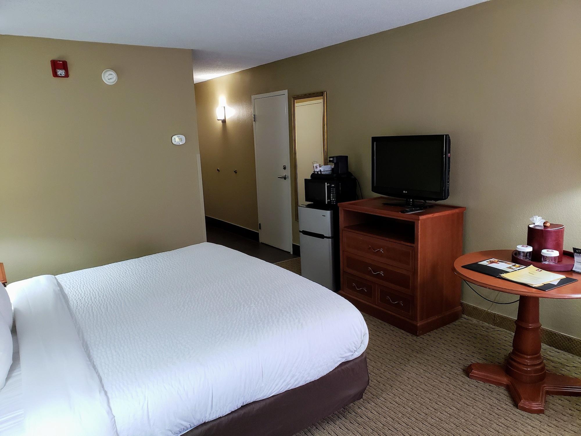 Clarion Hotel Conference Center - North Lexington Exteriör bild