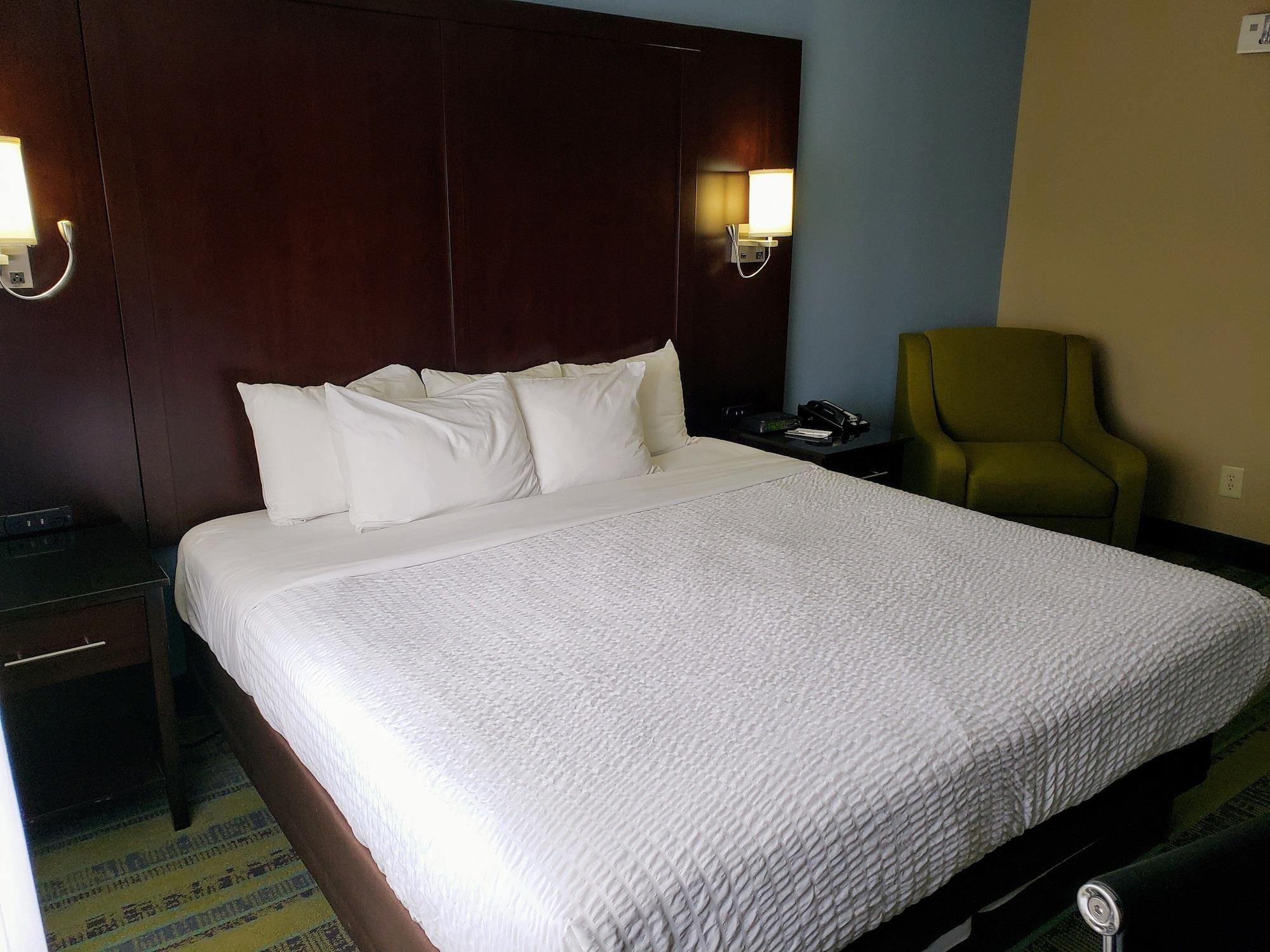Clarion Hotel Conference Center - North Lexington Exteriör bild