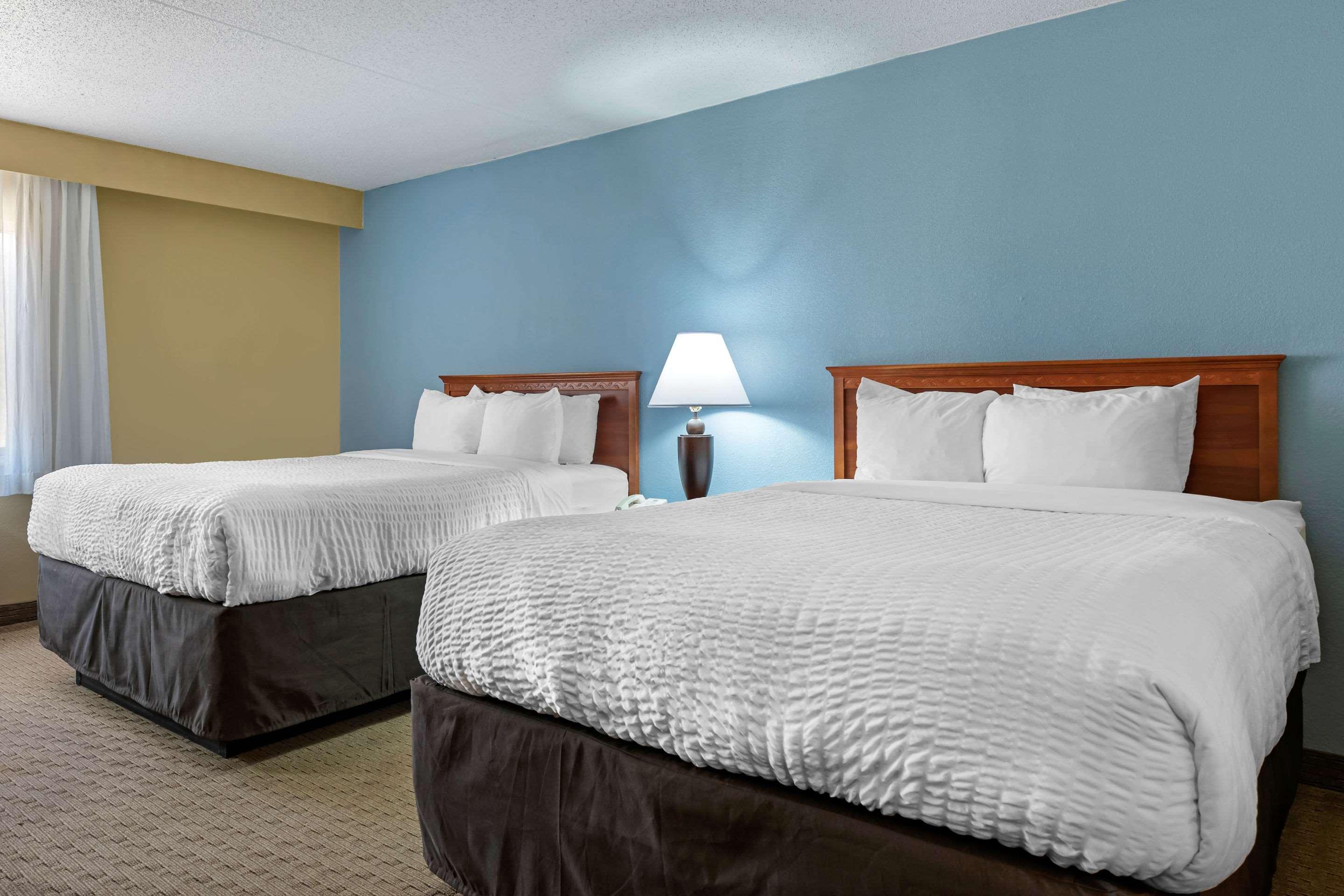 Clarion Hotel Conference Center - North Lexington Exteriör bild