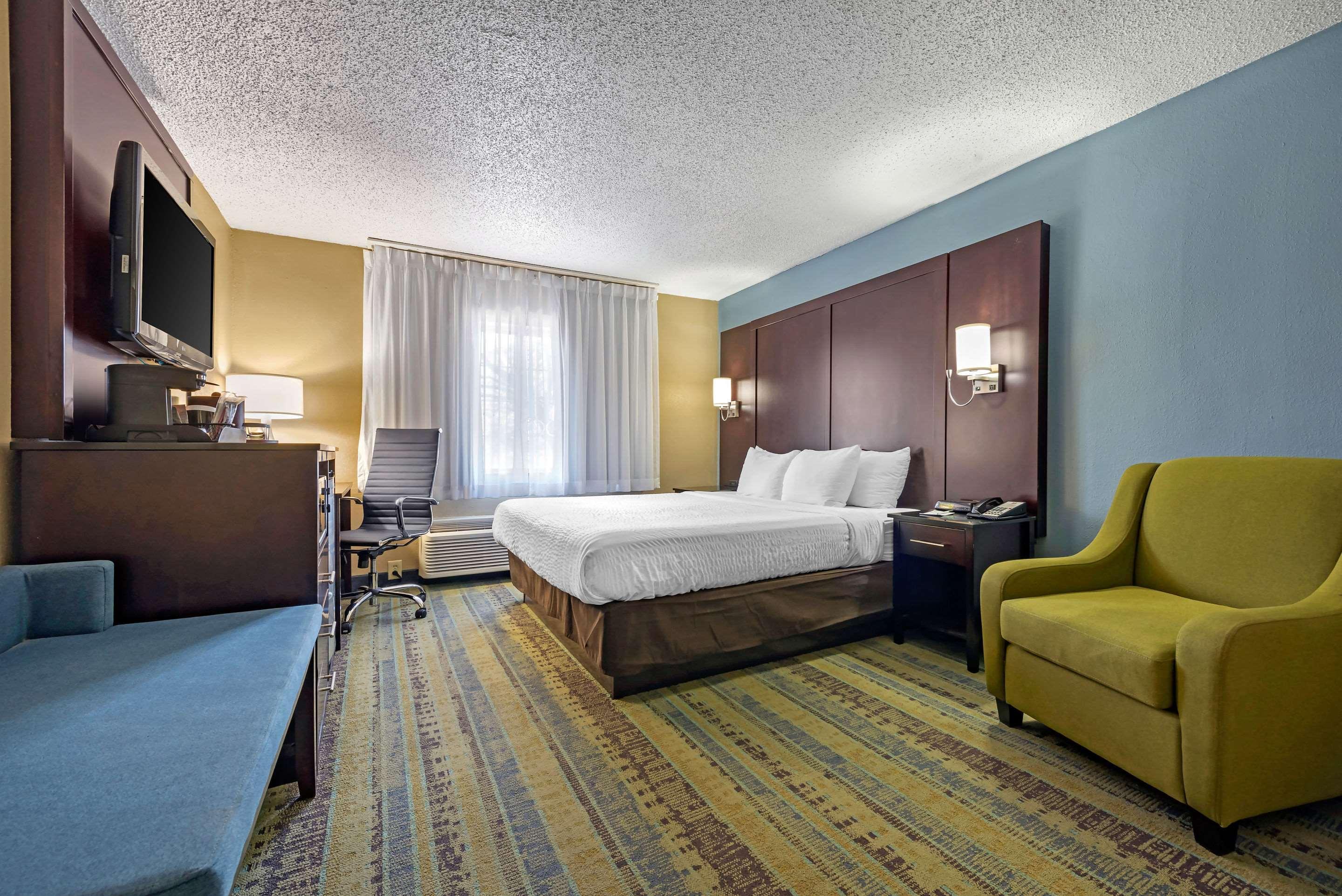 Clarion Hotel Conference Center - North Lexington Exteriör bild