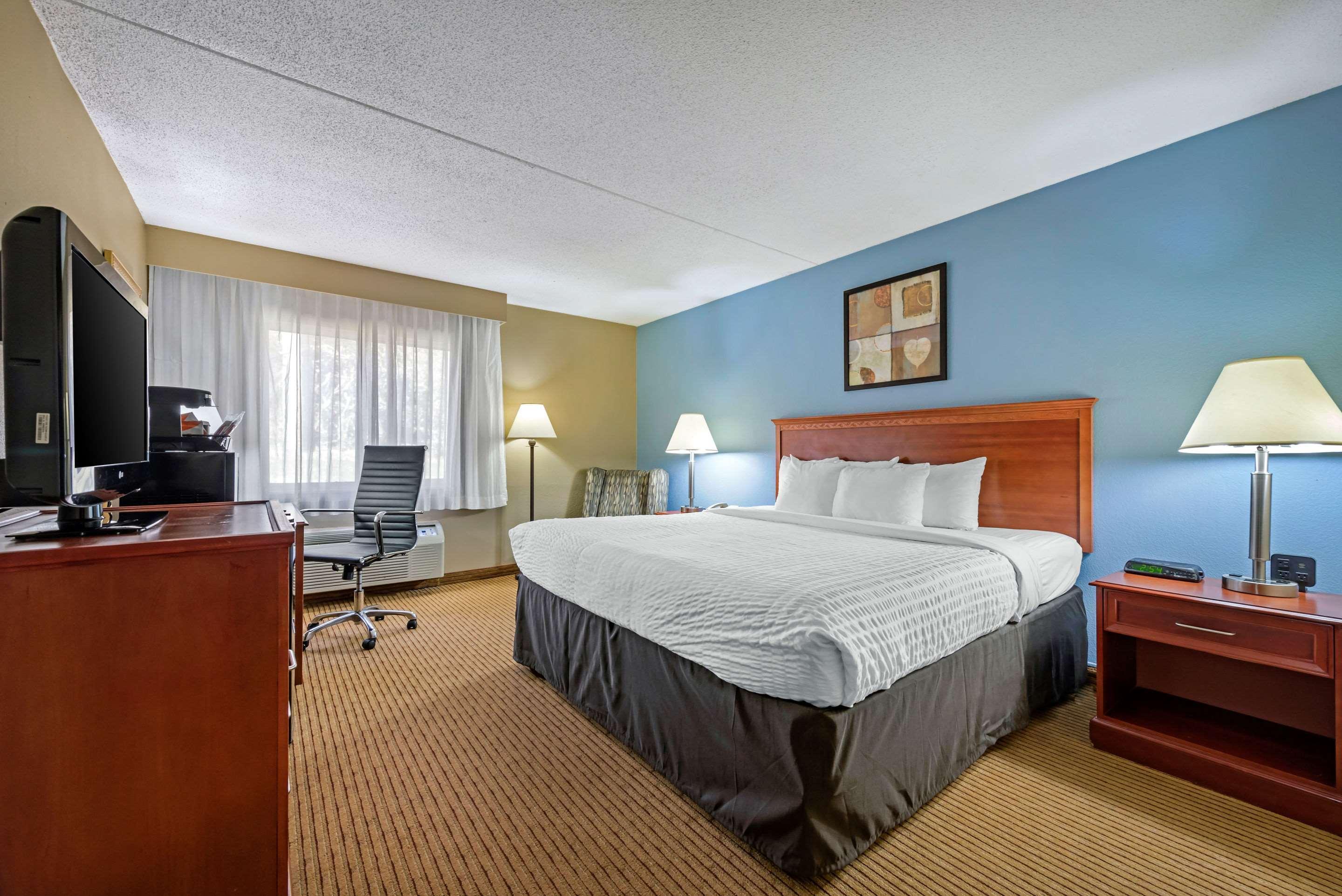 Clarion Hotel Conference Center - North Lexington Exteriör bild